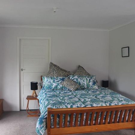 Bed and Breakfast Aramatai Gardens Те-Куити Экстерьер фото